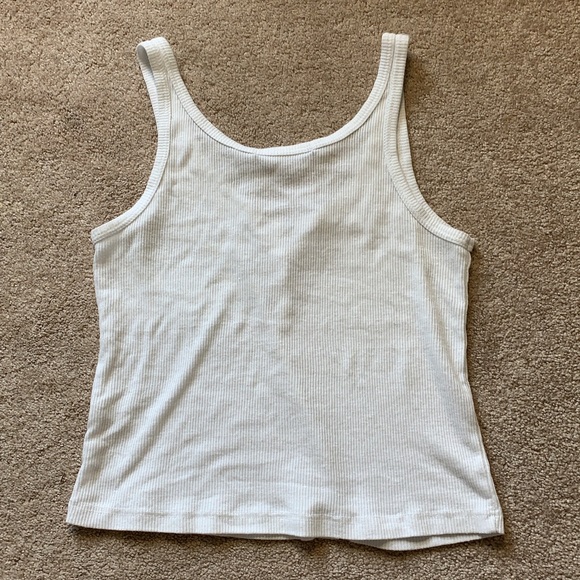 Brandy Melville cropped white knit top - Picture 2 of 2